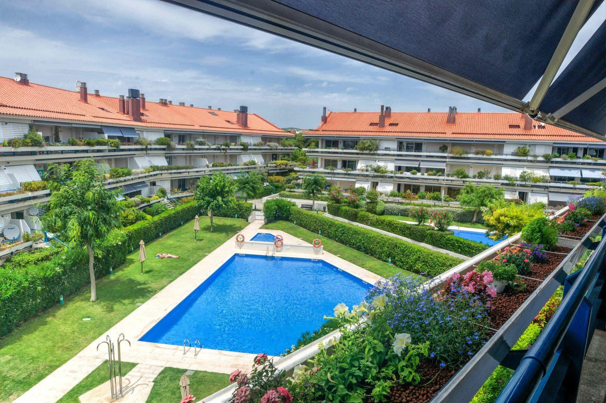 Apartamento Duplex Park De Mar Sitges Exterior foto