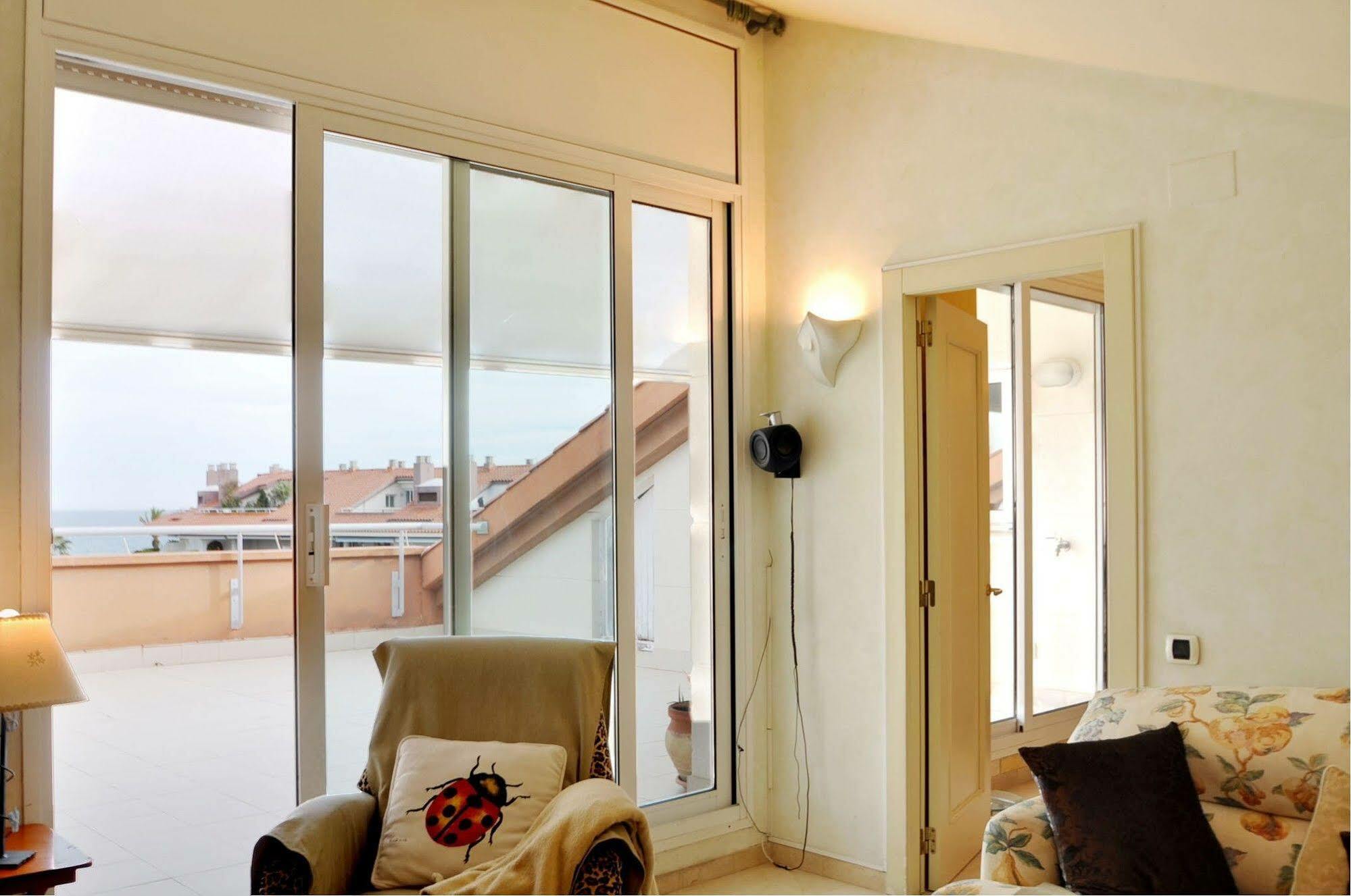 Apartamento Duplex Park De Mar Sitges Exterior foto